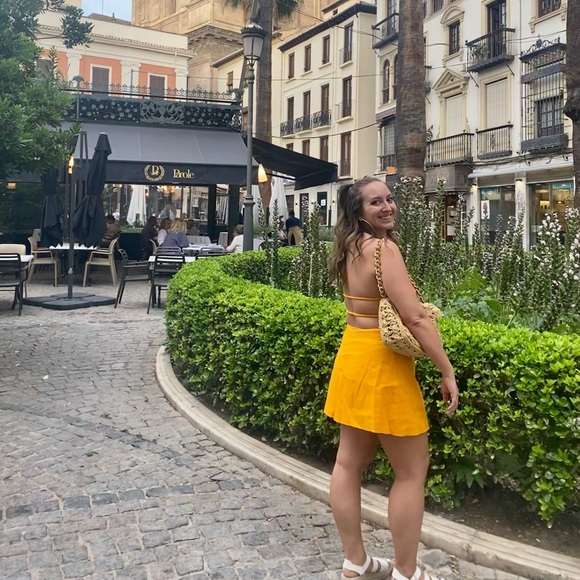 Meet your Posher, Hannah - Picture 3 of 8